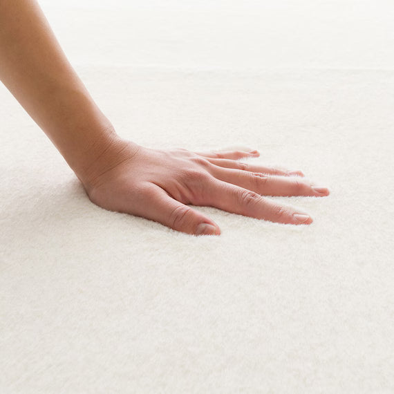 FUR RUG 200X240 IV RM01