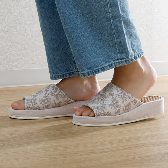 SLIPPERS TK2401 BE M 18.6X24.5X10