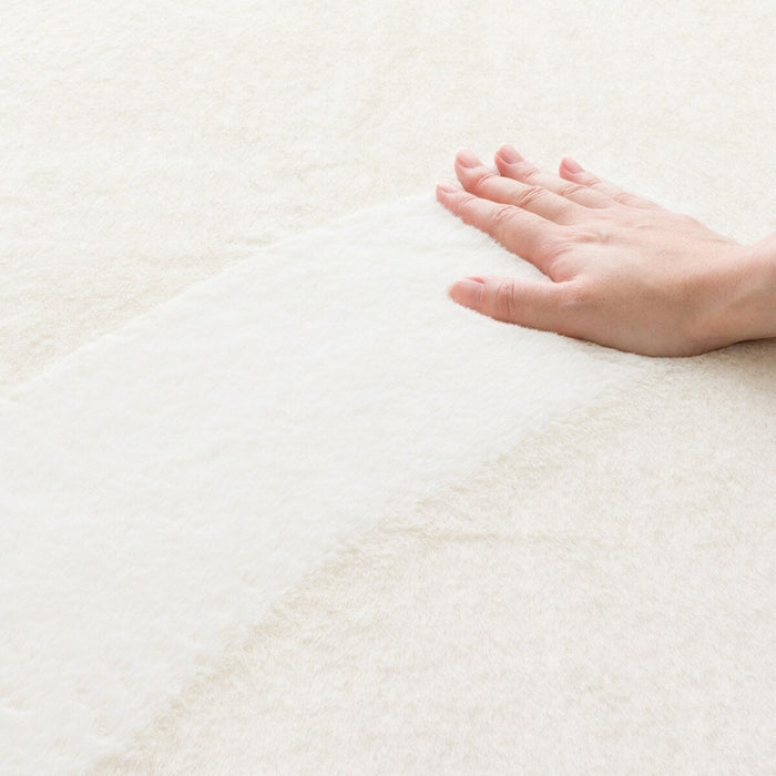 FUR RUG 185X185 IV RM01